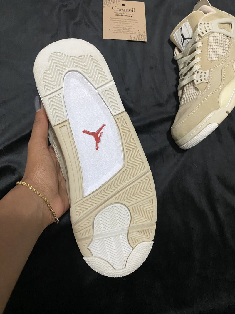 Bota Jordan 4 Linha Premium