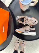 Tênis de Corrida Invincible Run Feminino